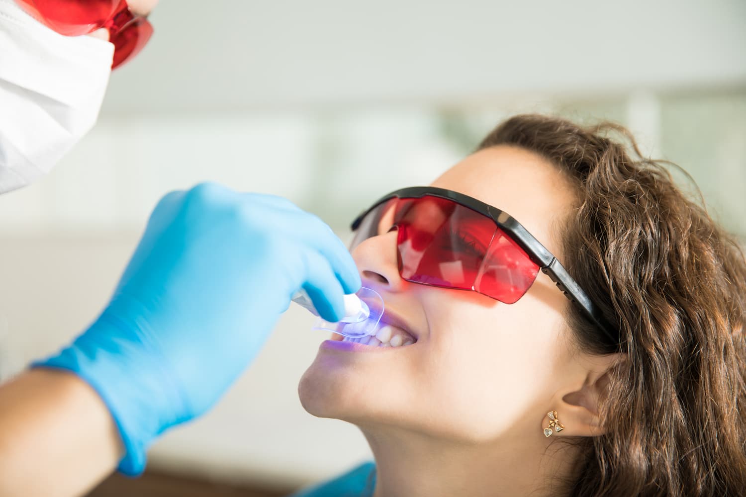 Achieve a brighter, whiter smile with professional teeth whitening in Albania. Safe, effective, and affordable cosmetic dental solutions.
